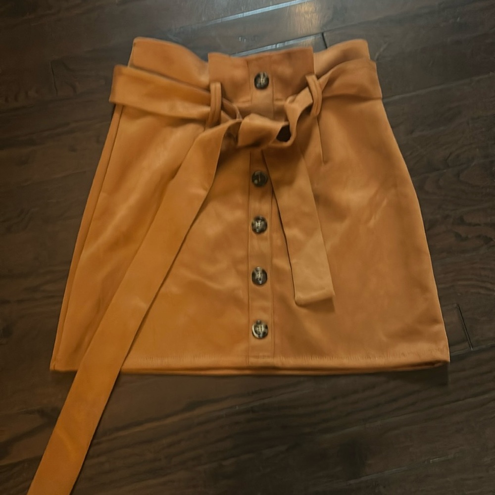 Brown leather fall skirt